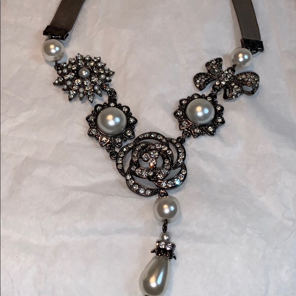 Pearl/crystal chocker victorian flower steampunk